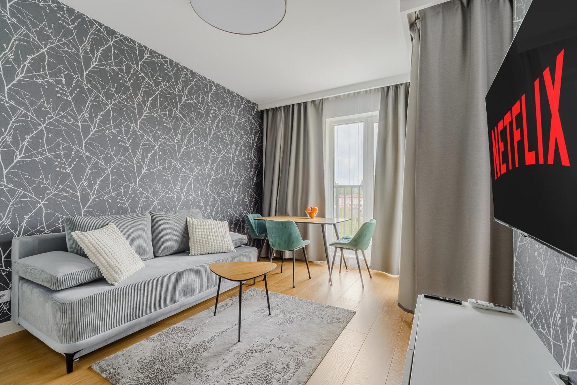 Cozy Family Apartments With Balcony Near Zlote Tarasy Варшава Экстерьер фото