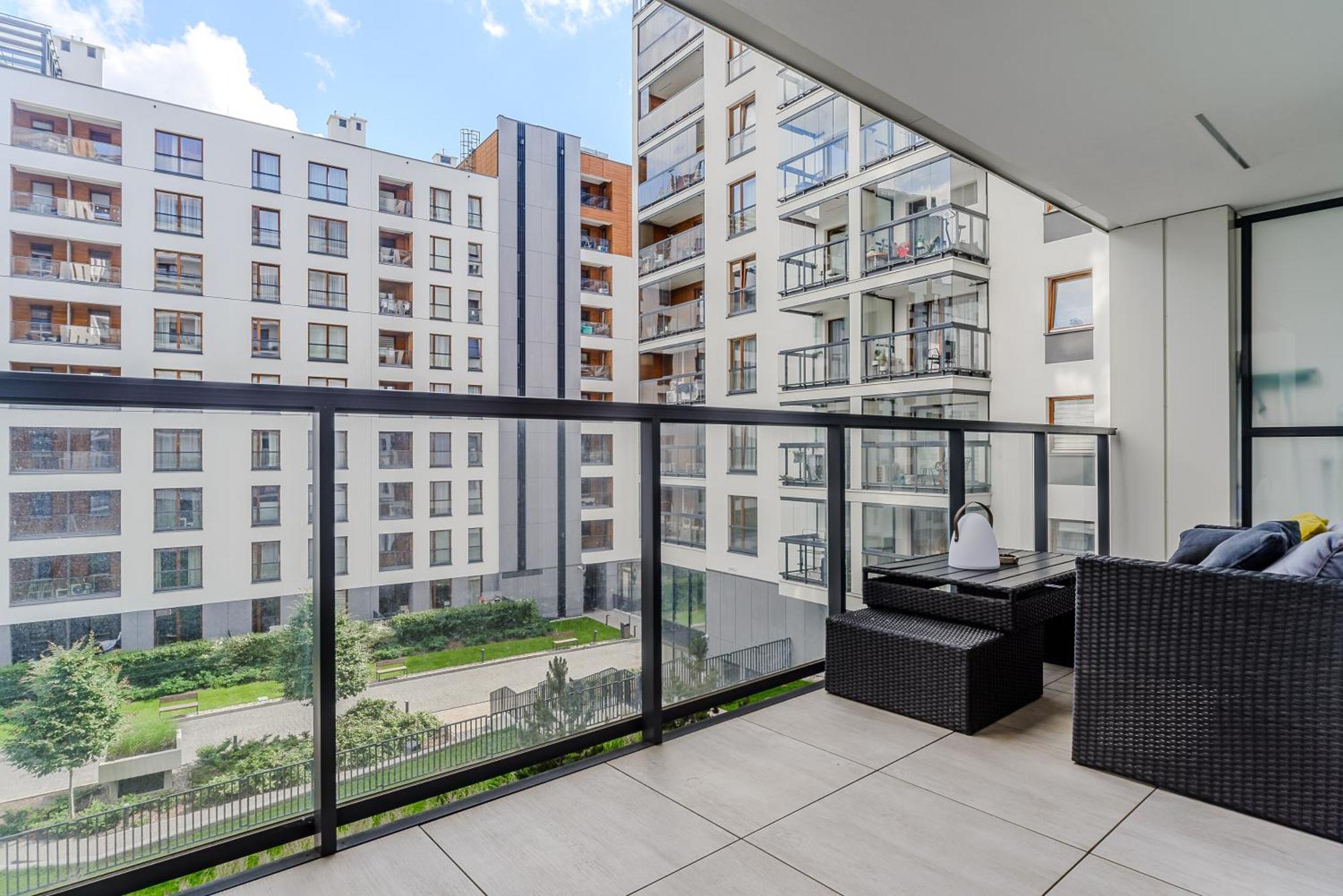 Cozy Family Apartments With Balcony Near Zlote Tarasy Варшава Экстерьер фото