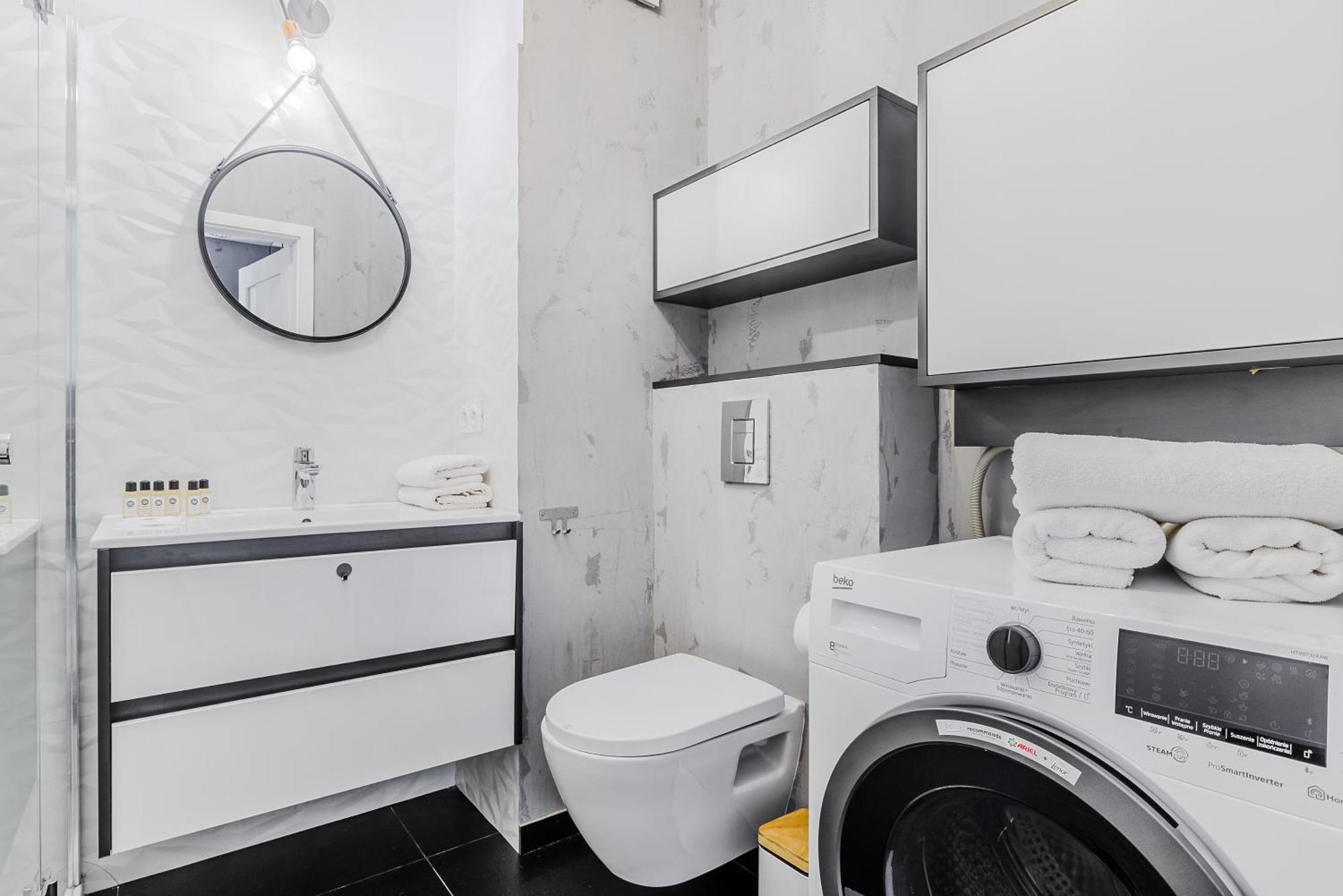 Cozy Family Apartments With Balcony Near Zlote Tarasy Варшава Экстерьер фото