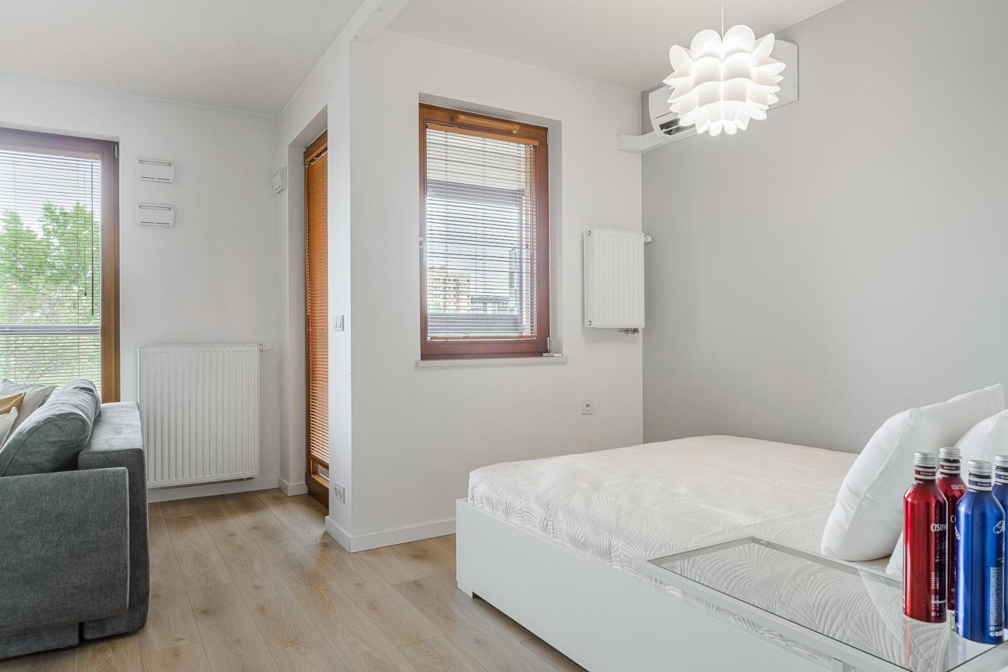 Cozy Family Apartments With Balcony Near Zlote Tarasy Варшава Экстерьер фото