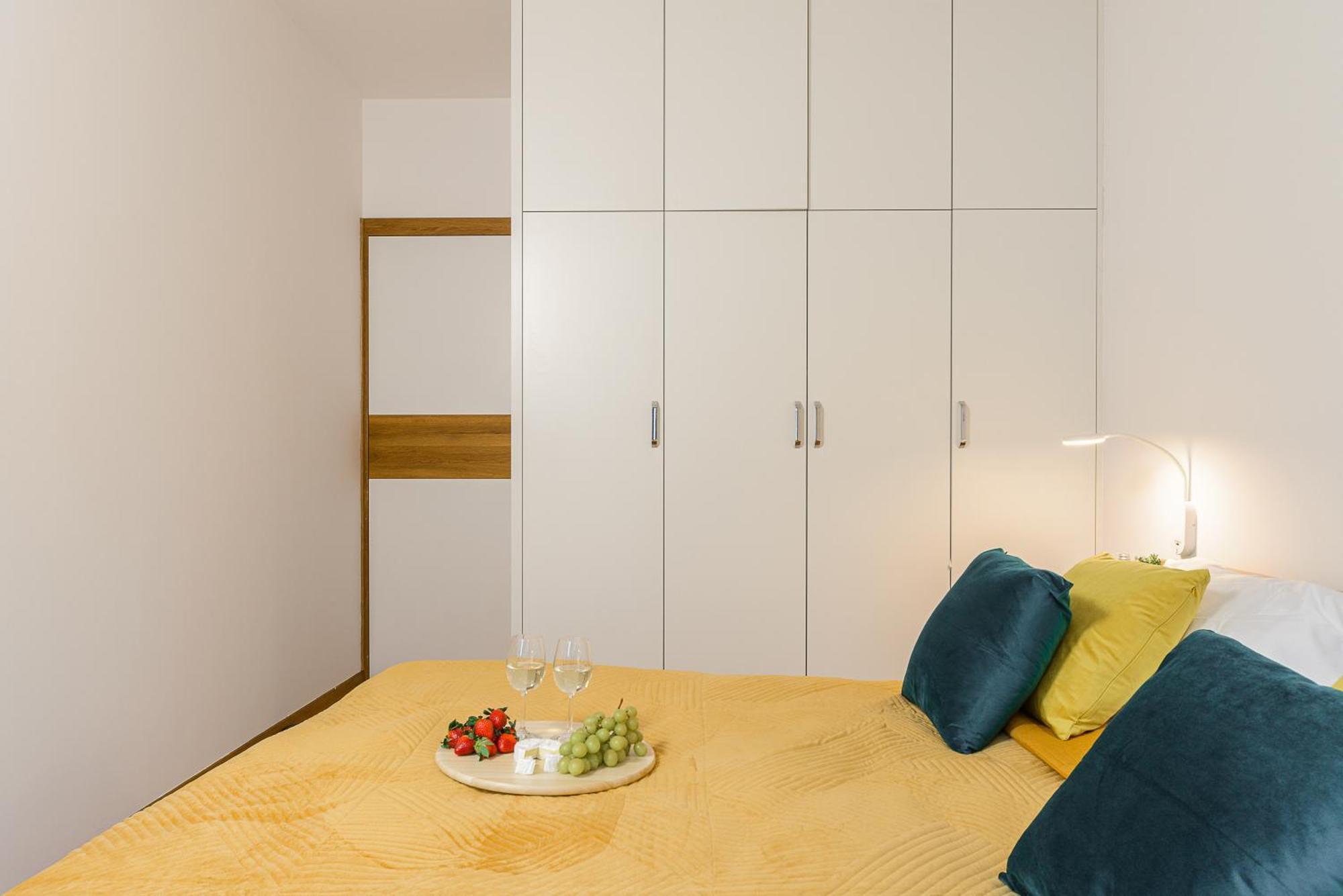 Cozy Family Apartments With Balcony Near Zlote Tarasy Варшава Номер фото
